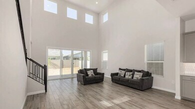 10250 W Adam Ave in Peoria, AZ - Building Photo - Building Photo