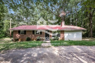 2305 Standing Springs Rd in Greenville, SC - Building Photo