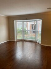 303 S Bungalow Park Ave in Tampa, FL - Foto de edificio - Building Photo