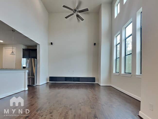 9062 Laverne Cres in Houston, TX - Building Photo - Building Photo