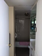 1271 Poplar Ave, Unit 911 in Memphis, TN - Building Photo - Building Photo