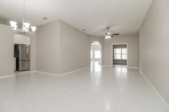 131 Harwood Cir in Kissimmee, FL - Building Photo - Building Photo