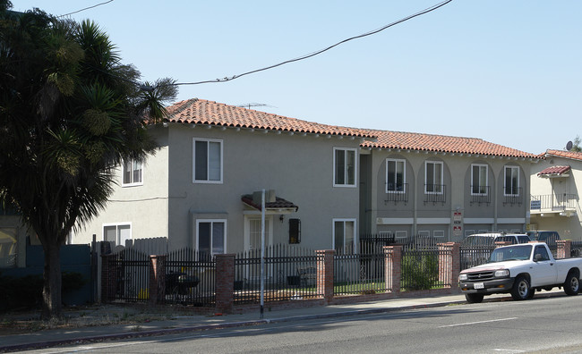 Casa Sobrante Apartments in El Sobrante, CA - Building Photo - Building Photo