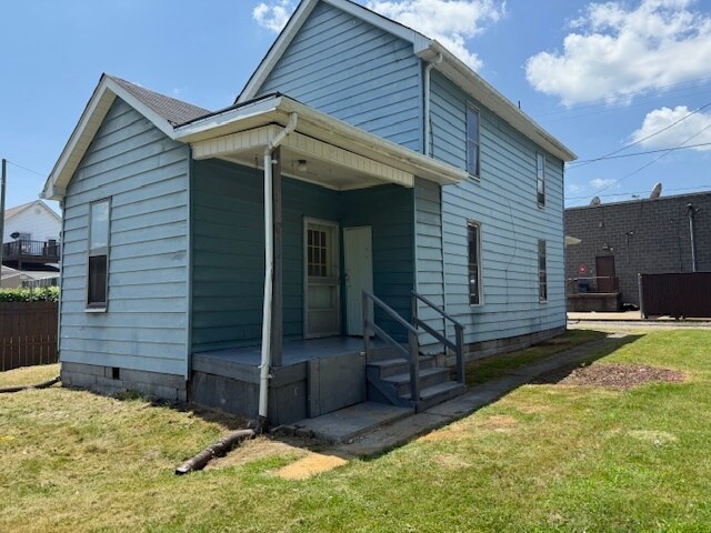 118 Baker Ave in Moundsville, WV - Building Photo - Building Photo