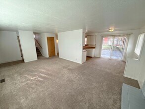 1875 Van Ness St in Klamath Falls, OR - Building Photo - Building Photo