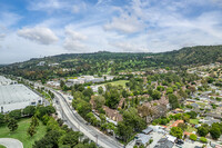 Lakeridge Condominiums in Whittier, CA - Foto de edificio - Building Photo