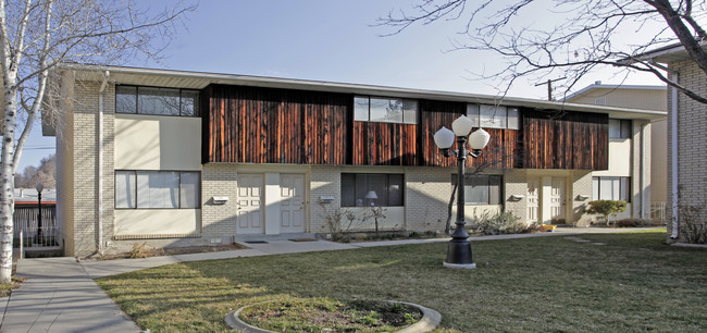 1777 E 4500 S in Salt Lake City, UT - Foto de edificio - Building Photo