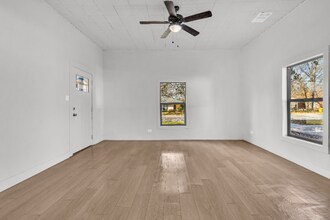 614 S Grand Ave in Gainesville, TX - Building Photo - Building Photo