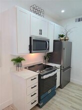 7126 Holly Hill Dr in Dallas, TX - Building Photo - Building Photo
