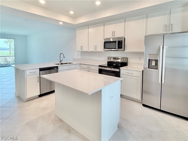 property at 15285 Grn Acrs Ave