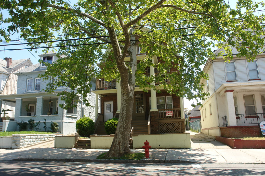 126 State St in Perth Amboy, NJ - Foto de edificio