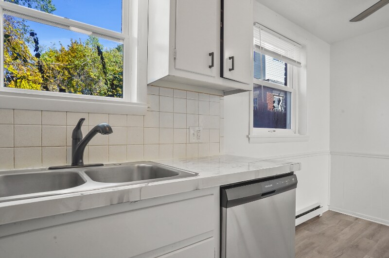 3745 Woodford Ave NW-Unit -Apt 2 in Canton, OH - Building Photo