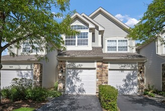 951 Viewpoint Dr in Lake In The Hills, IL - Building Photo - Building Photo