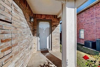 2016 Swenson Ct in Grand Prairie, TX - Building Photo - Building Photo