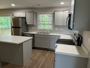 815 Roy Edwards Ln in Mars Hill, NC - Building Photo - Building Photo
