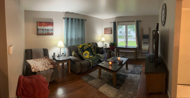 712 Sylvan Terrace in Waukesha, WI - Building Photo - Building Photo