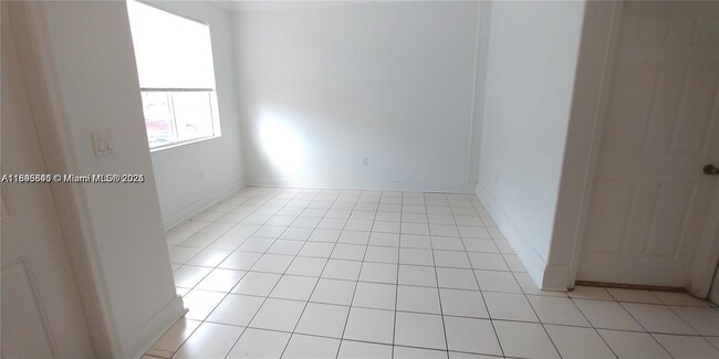 1528 SE 24th Ct in Homestead, FL - Building Photo - Building Photo