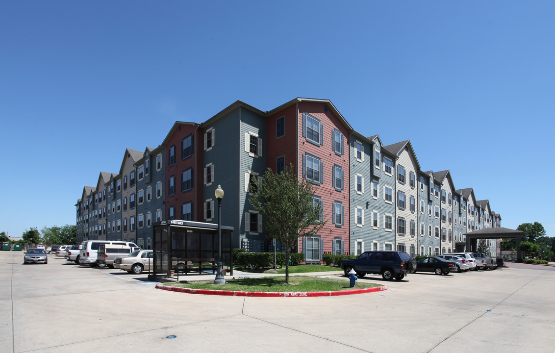 Lovett Manor Apartments in Houston, TX - Building Photo