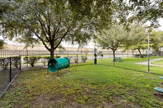 The Life at Sterling Woods in Houston, TX - Foto de edificio - Building Photo