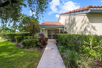 2216 Las Casitas Dr in Wellington, FL - Building Photo - Building Photo