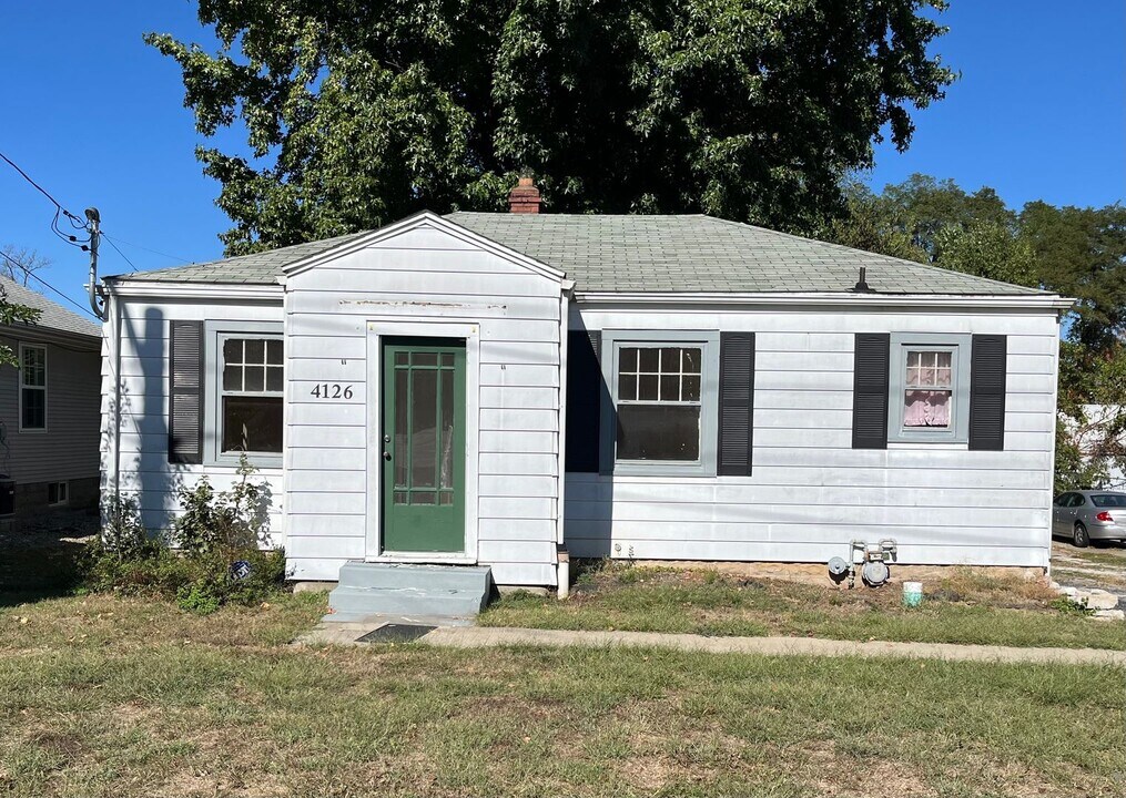 4126 Alby St in Alton, IL - Building Photo