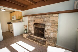 2134 N Beverly Glen Blvd, Unit 2134 in Los Angeles, CA - Building Photo - Building Photo