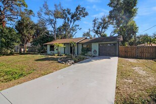 161 Auster Rd in Venice, FL - Building Photo