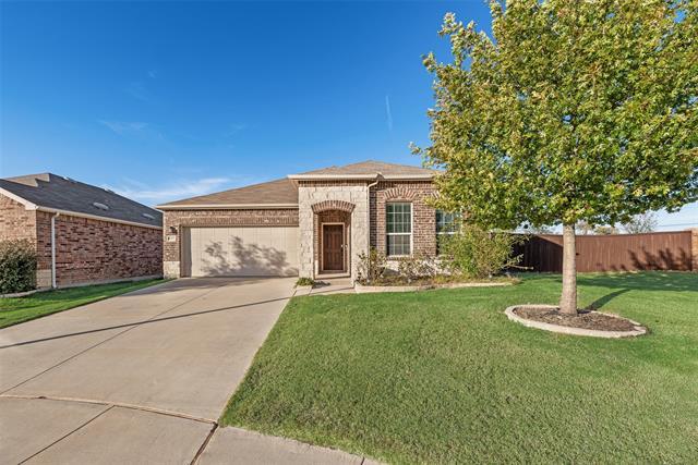 1925 Trace Dr in Aubrey, TX - Building Photo