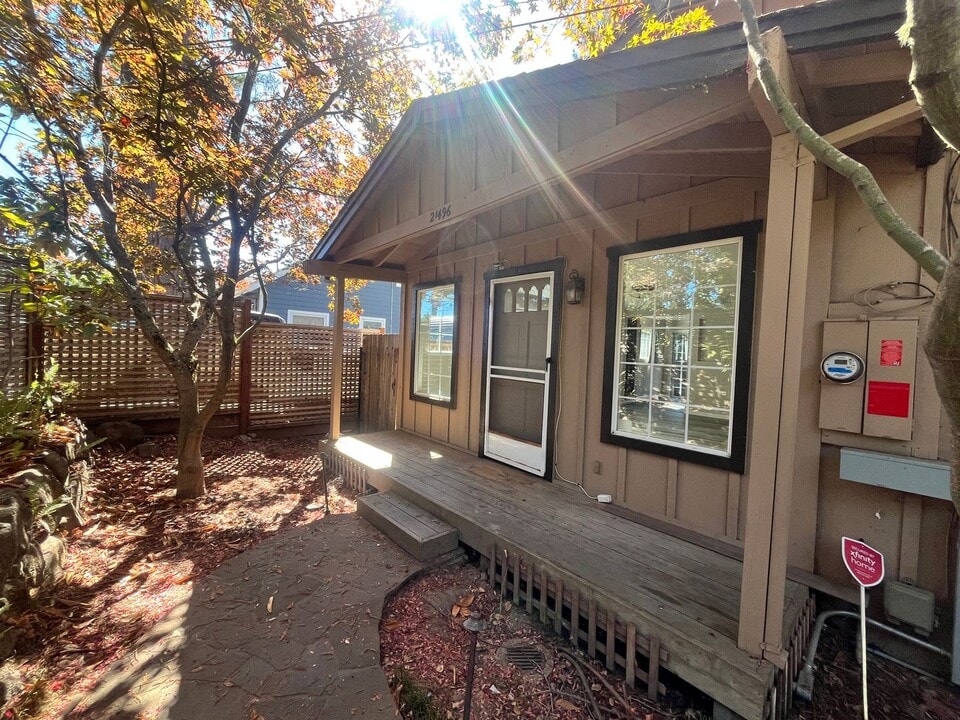 21496 Beatrice Circle in Los Gatos, CA - Building Photo