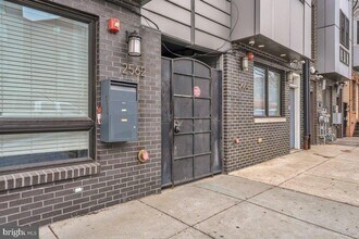 2562 Frankford Ave in Philadelphia, PA - Building Photo - Building Photo