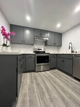 1601 E Cypress St, Unit 1601-B in Covina, CA - Foto de edificio - Building Photo