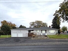 1003 Powers Ave in Lewiston, ID - Building Photo