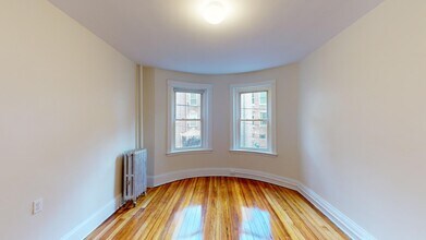 1330 Commonwealth Ave, Unit 7 in Boston, MA - Building Photo - Building Photo