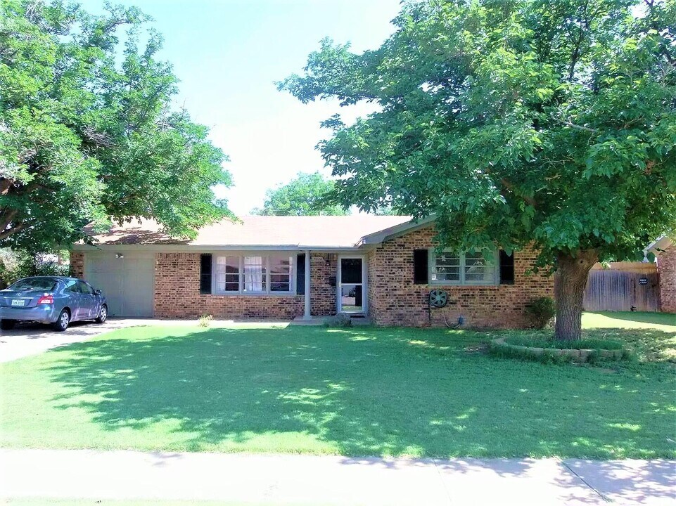 5420 14th St in Lubbock, TX - Building Photo