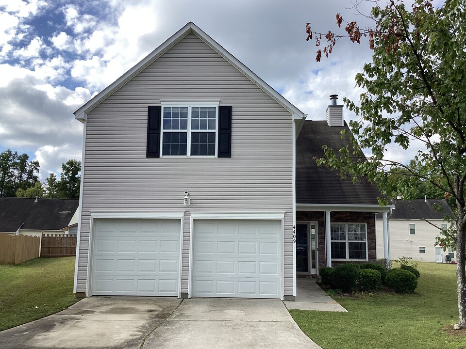 4409 Singing Oak Court in Charlotte, NC - Building Photo