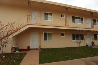 Edward Arms Apartments in Chula Vista, CA - Building Photo - Building Photo