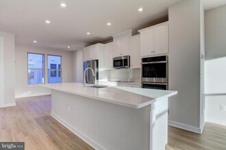 13172 Arches Rd in Herndon, VA - Building Photo - Building Photo