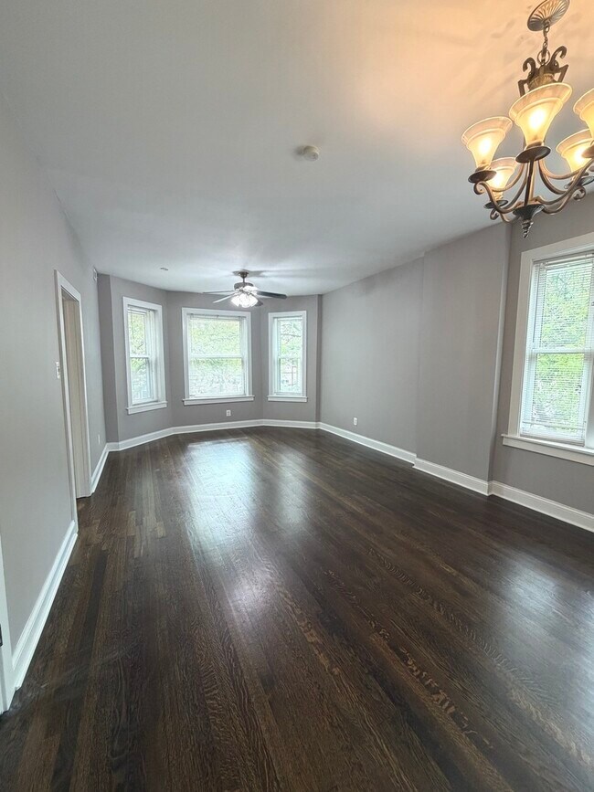 3300 N Troy St in Chicago, IL - Building Photo - Building Photo