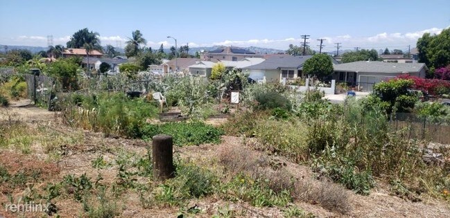 3009 Carmona Ave in Los Angeles, CA - Building Photo - Building Photo