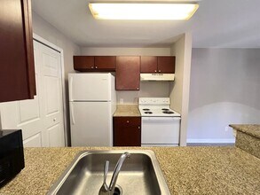 6178 Westgate Dr in Orlando, FL - Building Photo - Building Photo