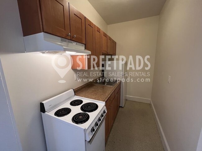 31 Park Dr in Boston, MA - Building Photo - Building Photo