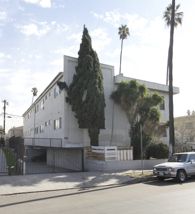 3921 W 1st St in Los Angeles, CA - Building Photo - Building Photo