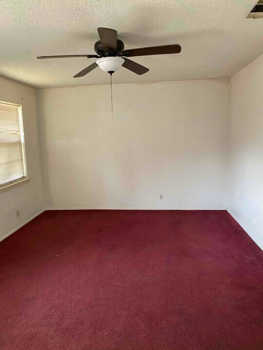 2726 N St Augustine Rd in Dallas, TX - Building Photo