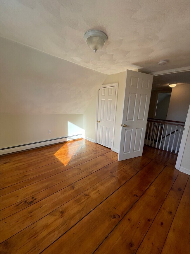 3 Henderson Ct Rentals in Rockport, MA