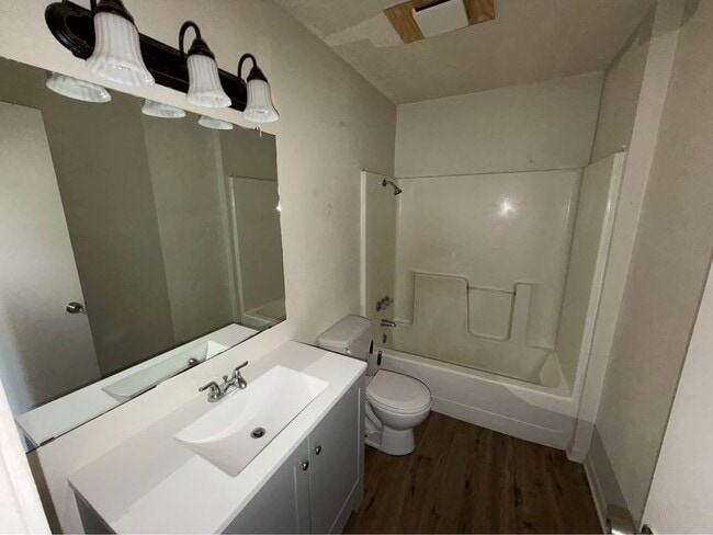 712 E Craven Ave in Waco, TX - Building Photo - Building Photo