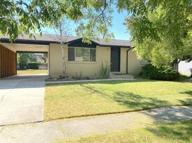 5542 S 5340 W in Kearns, UT - Building Photo