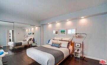 1233 Flores St in West Hollywood, CA - Building Photo - Building Photo