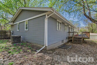 13101 Thomas Ave in Burnsville, MN - Foto de edificio - Building Photo