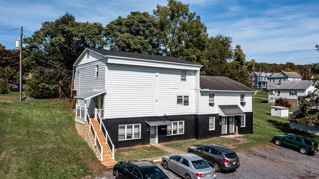 301 Lockard Ave in Bloomsburg, PA - Building Photo - Building Photo