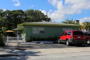 Madrid Apartments in West Palm Beach, FL - Building Photo